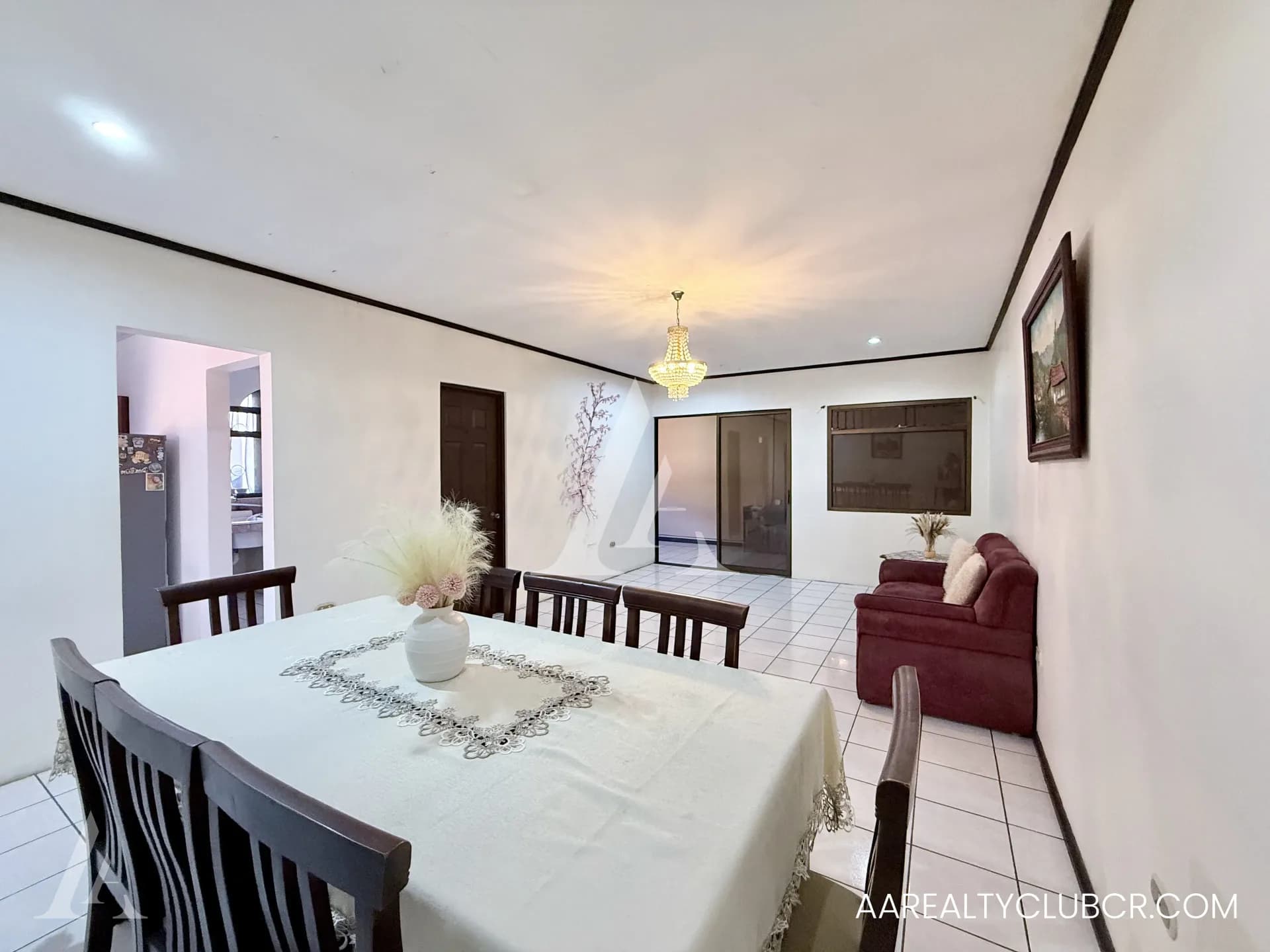 Maison d'Angle | Emplacement Privilégié Gravilias | Excellente Connectivité