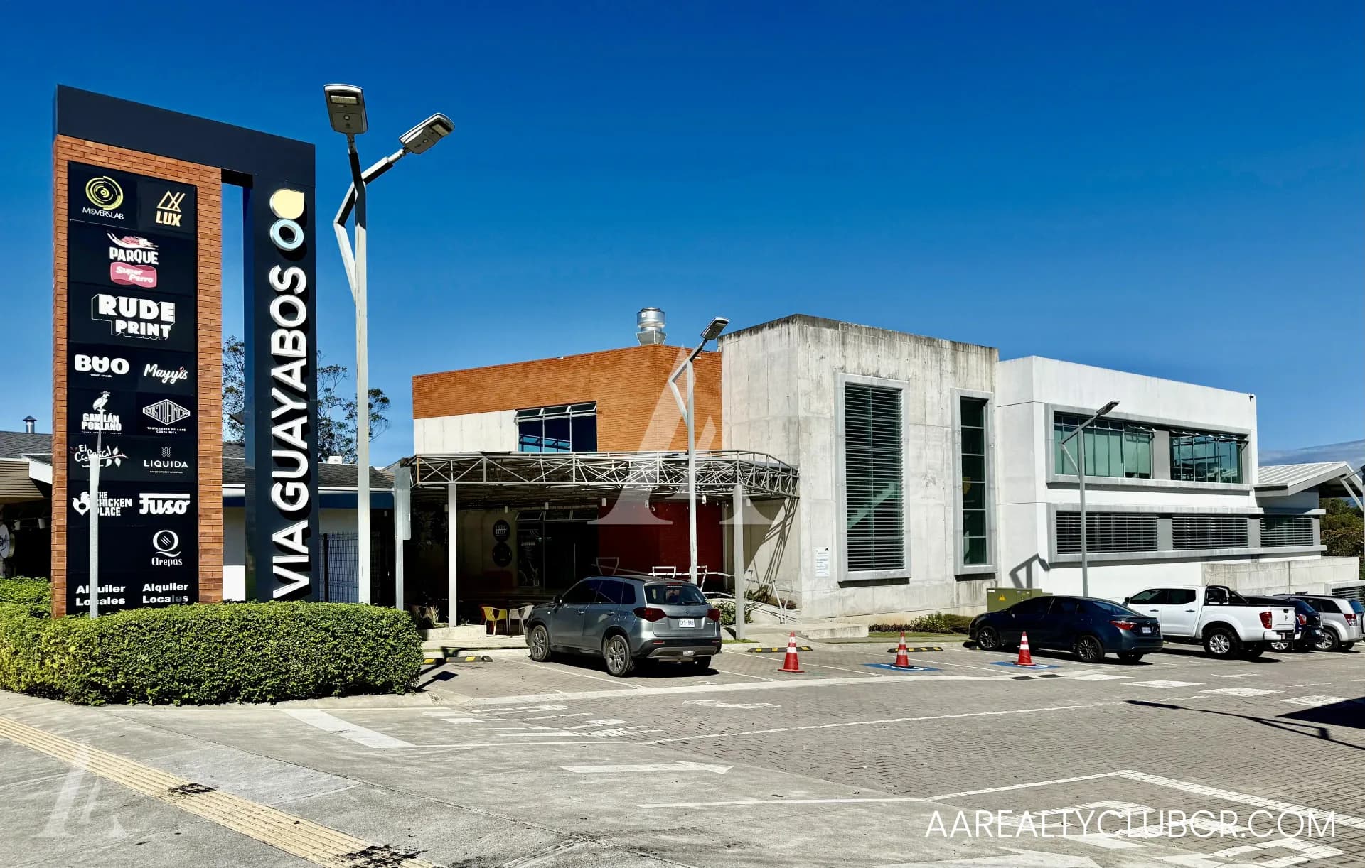 Exclusivos Locales Comerciales en Renta|Vía Guayabos Curridabat