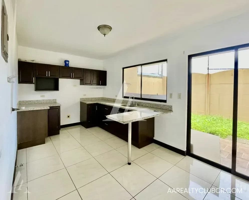 Comfort, Security, and Privileged Location | Beautiful Home in Vistas de Monserrat Condominium