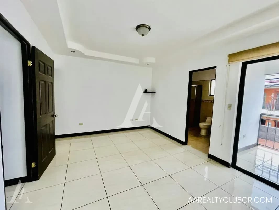 Comfort, Security, and Privileged Location | Beautiful Home in Vistas de Monserrat Condominium 3