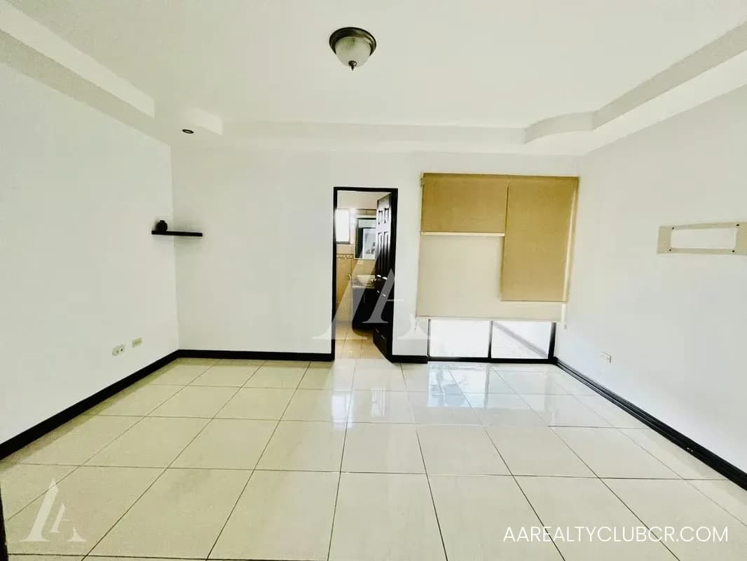 Comfort, Security, and Privileged Location | Beautiful Home in Vistas de Monserrat Condominium 4