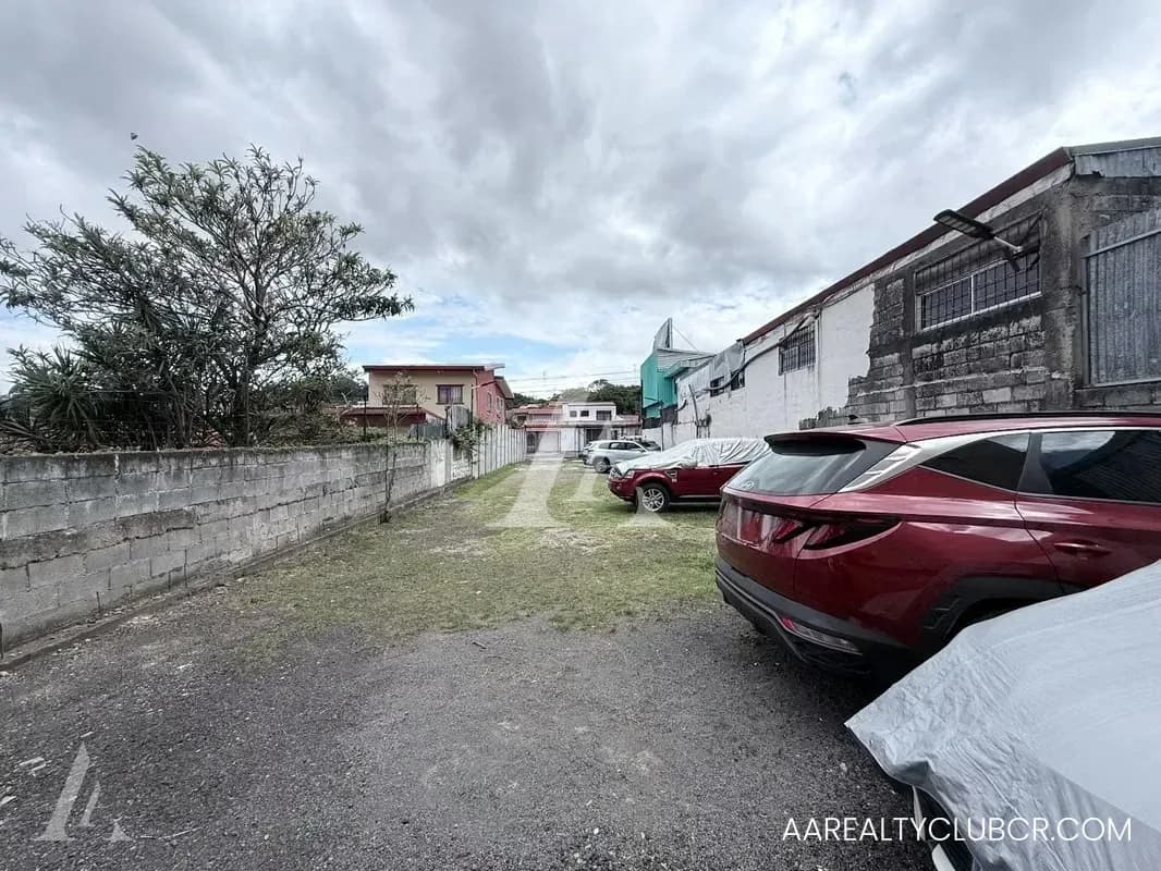 Lote de Uso Mixto con Alto Potencial de Desarrollo | Tres Ríos 3