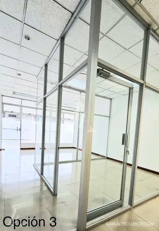 Prestigio, ubicación estratégica y eficiencia para su empresa, en Pinares de Curridabat. 3