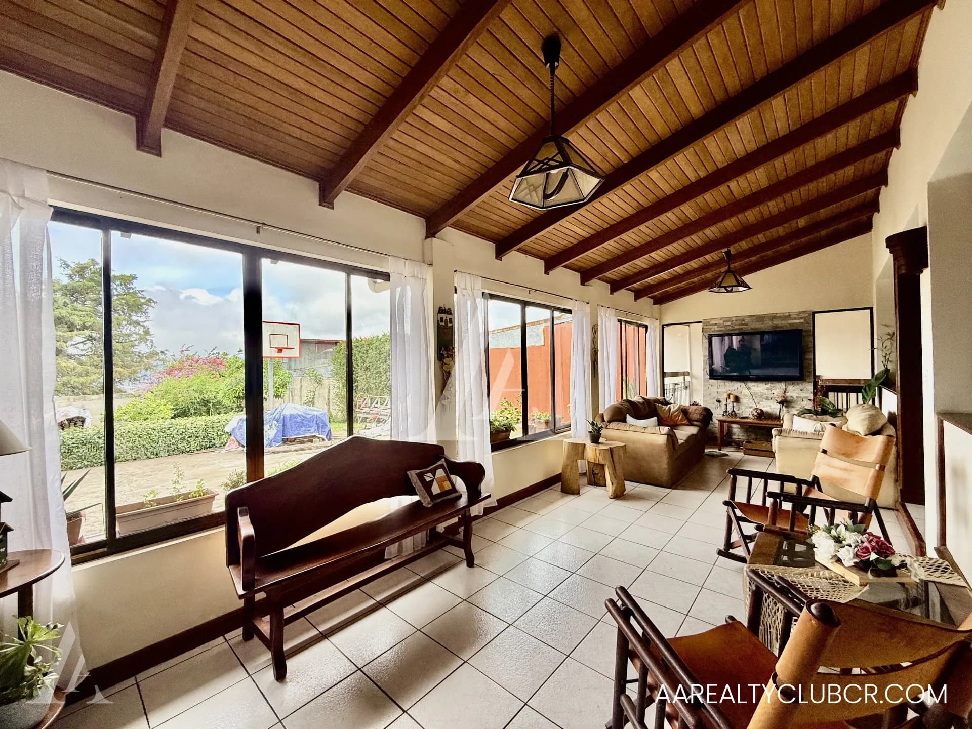 Cartago, Casa una Planta | Uso Mixto | Amplio Parqueo Gran Visibilidad Comercial